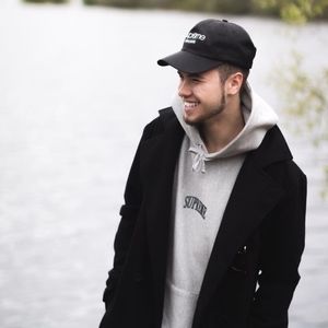 Meet your Posher, Cameron